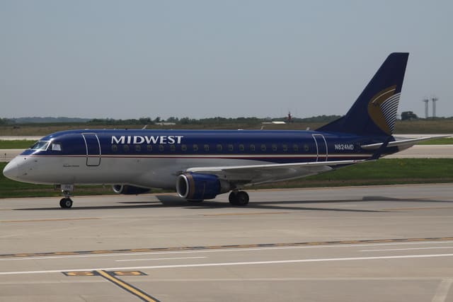 N824MD - Embraer