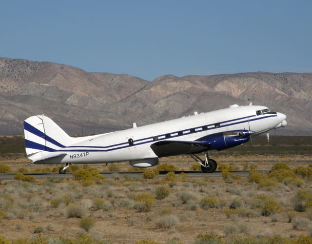 N834TP - Twin-engine aircraft