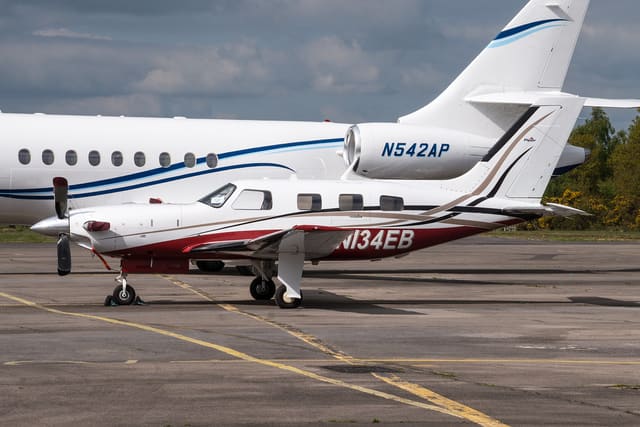 N134EB - Business jet