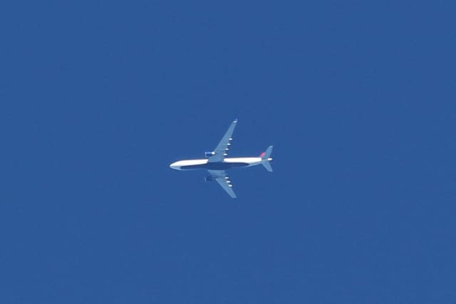 N820NW - Twin-engine aircraft