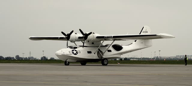  - Twin-engine aircraft