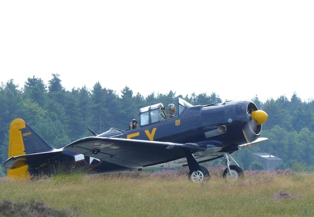 N13FY - Warbird