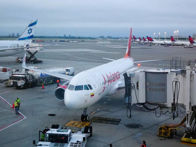 N957AV - Airbus