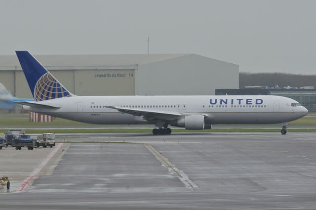 N657UA - Boeing