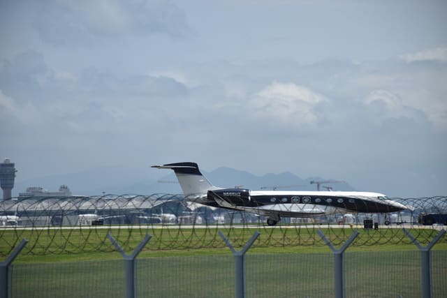 N666HZ - Business jet
