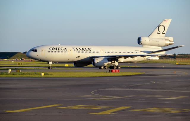 N974VV - Douglas