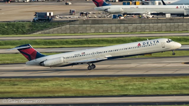 N921DL - Douglas