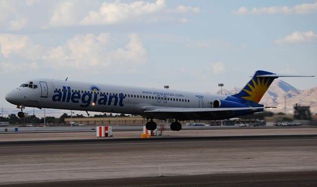 N401NV - Douglas