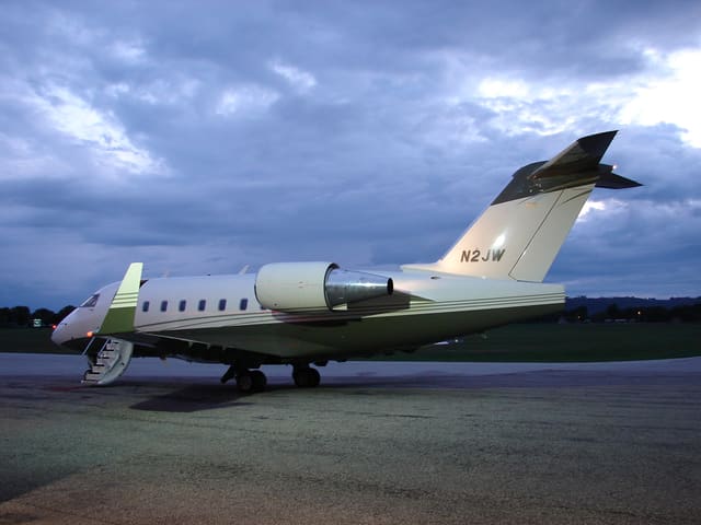 N2JW - Bombardier