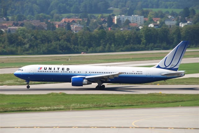 N657UA - Boeing