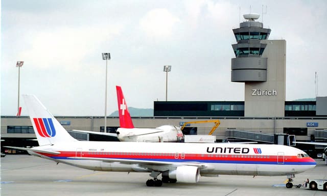 N650UA - Twin-engine aircraft