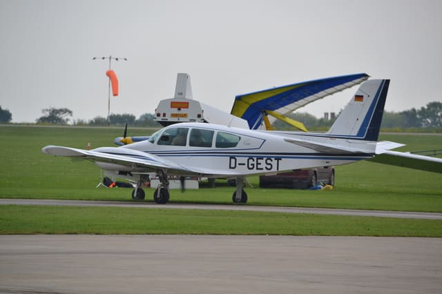 D-GEST - Single-engine aircraft