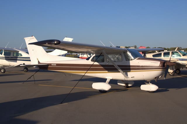 N1351E - Cessna