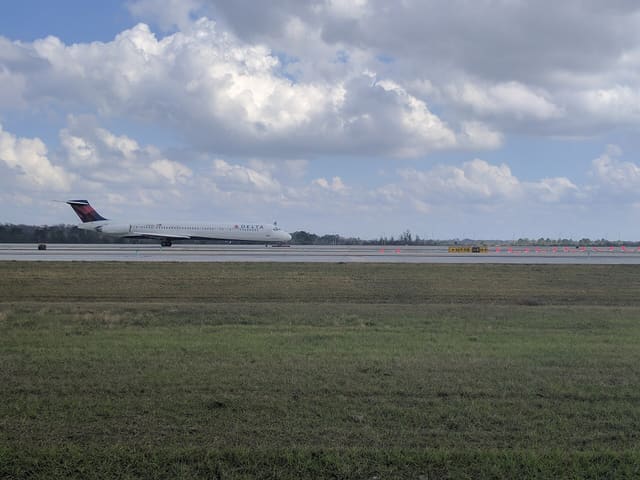 N926DL - Douglas