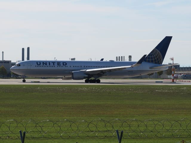 N662UA - Boeing