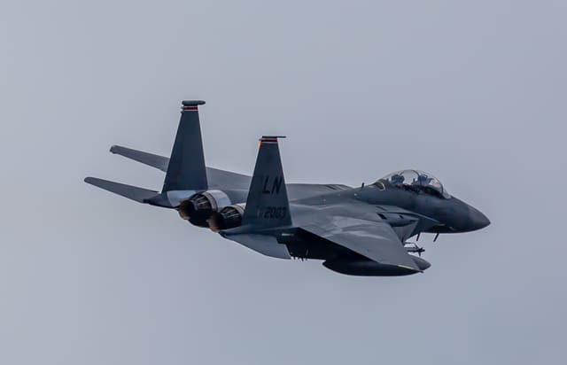 - Twin-engine aircraft