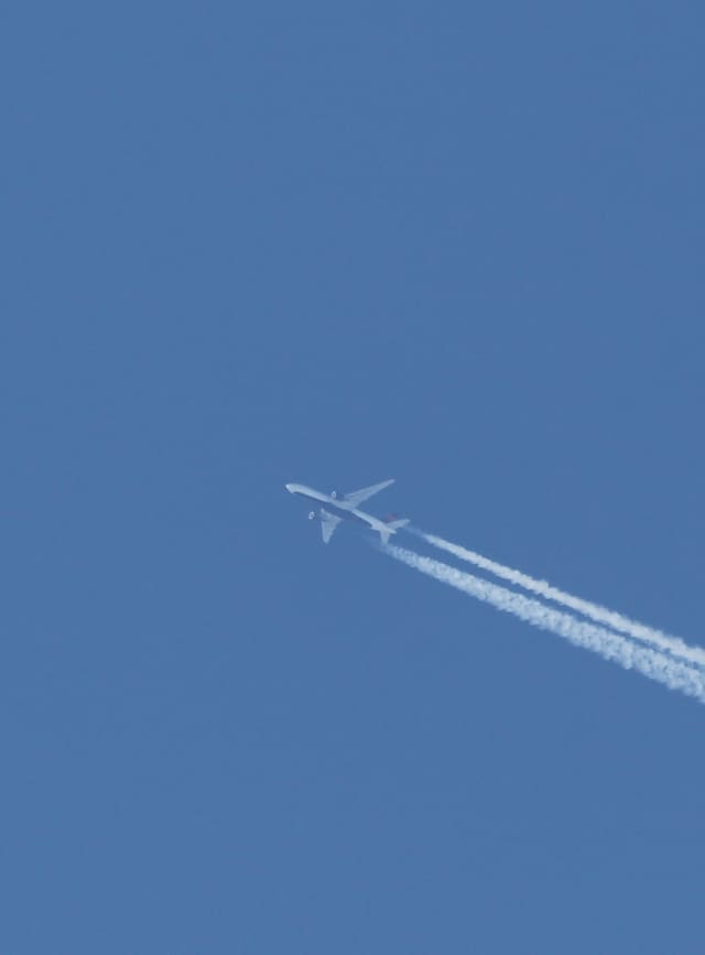 N862DA - Twin-engine aircraft