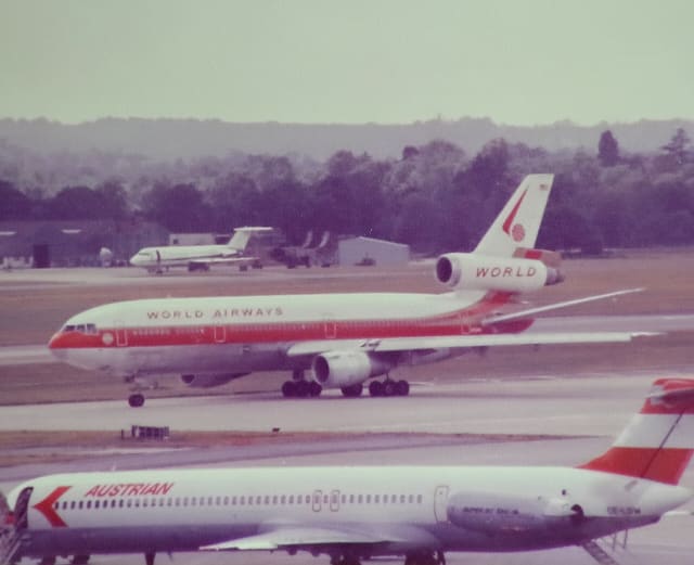 N104WA - Douglas