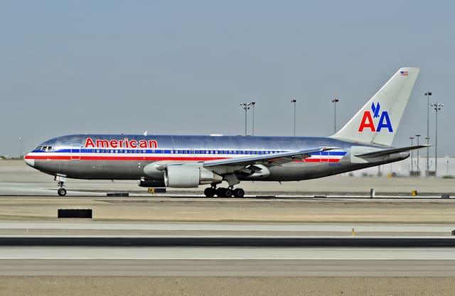 N327AA - Boeing