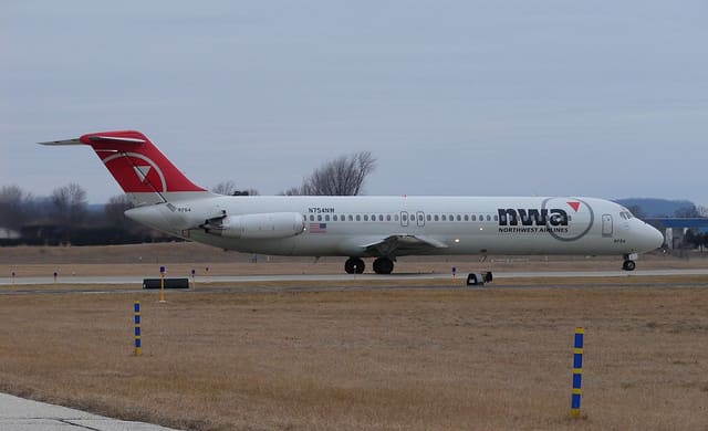 N754NW - Douglas