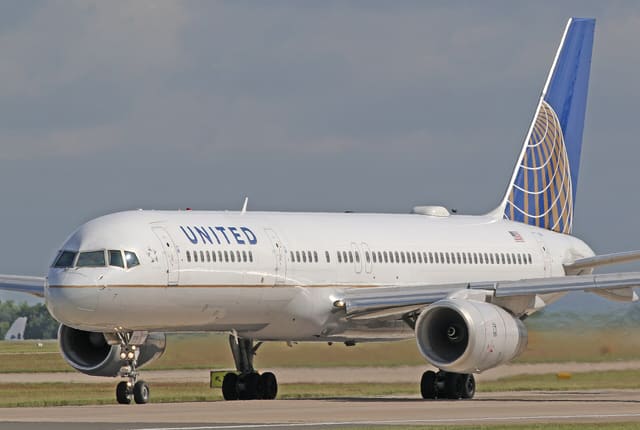 N13110 - Twin-engine aircraft
