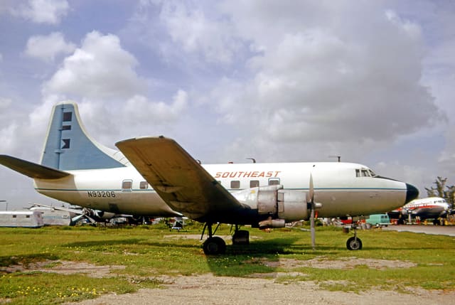N93206 - Twin-engine aircraft