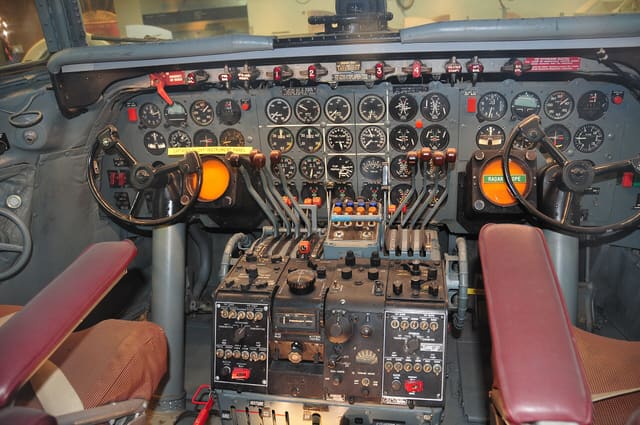 N334AA - Aircraft