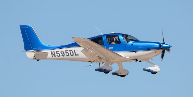 N595DL - Cirrus