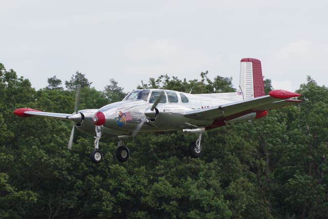 N3670B - Twin-engine aircraft