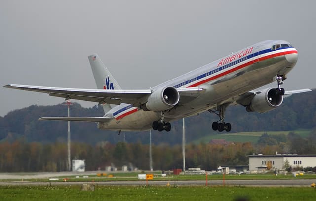 N343AN - Twin-engine aircraft