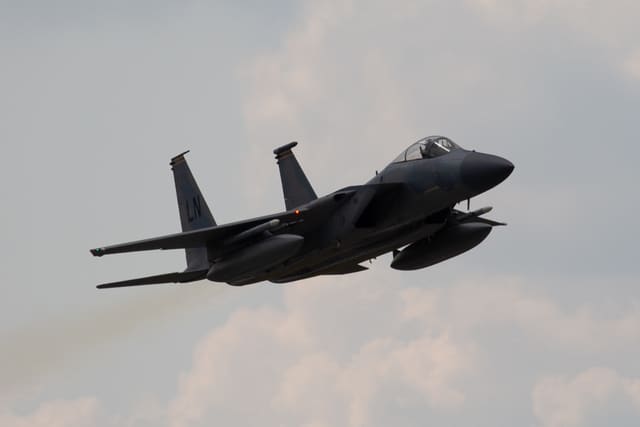  - Twin-engine aircraft
