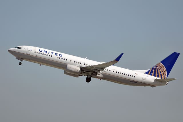 N36447 - Twin-engine aircraft