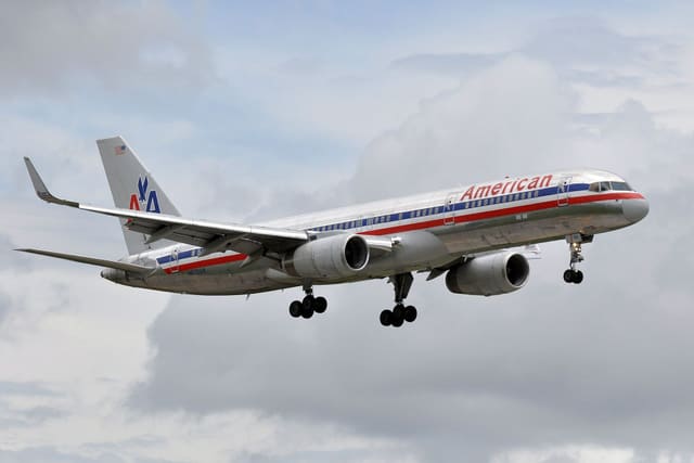 N679AN - Twin-engine aircraft