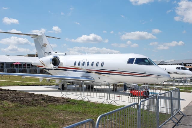 N7007Q - Business jet
