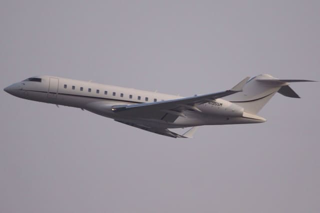 N1955M - Business jet