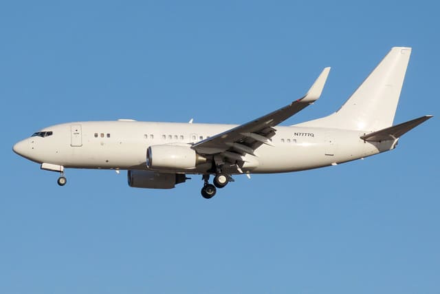 N7777Q - Twin-engine aircraft