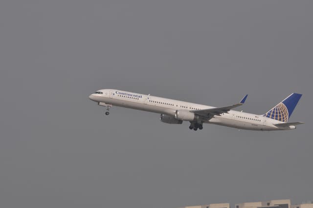 N75858 - Boeing