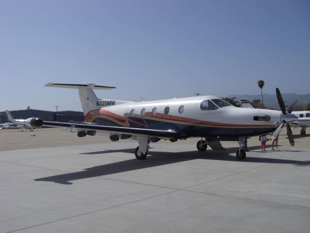 N325MW - Pilatus