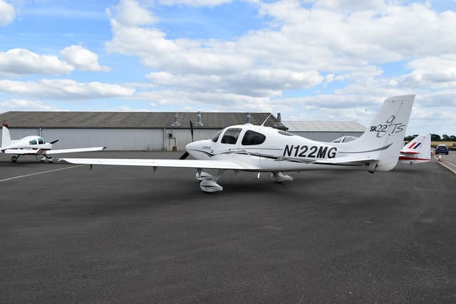 N122MG - Cirrus