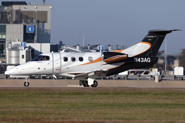 N43AG - Embraer