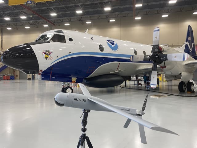 N42RF - Lockheed