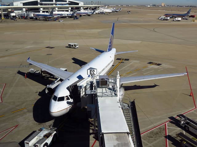 N405UA - Airbus