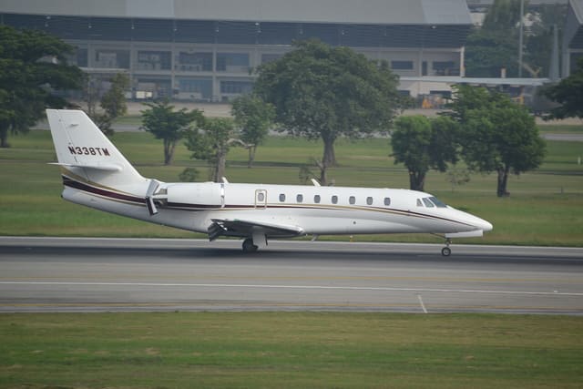 N338TM - Business jet
