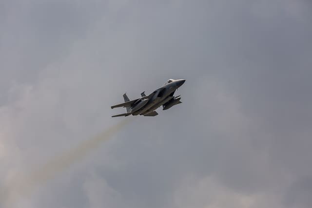  - Twin-engine aircraft