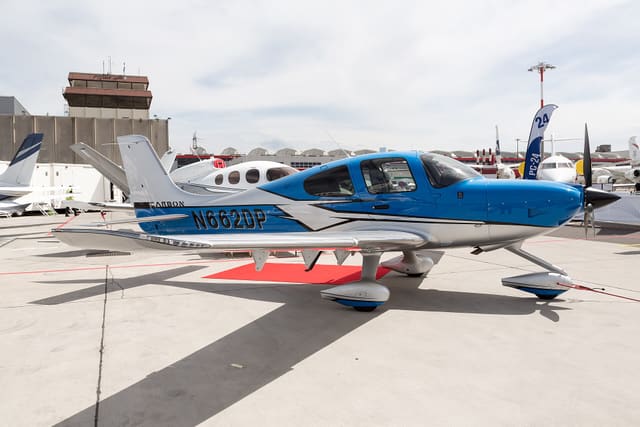 N662DP - Cirrus