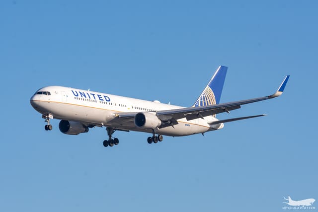 N686UA - Boeing
