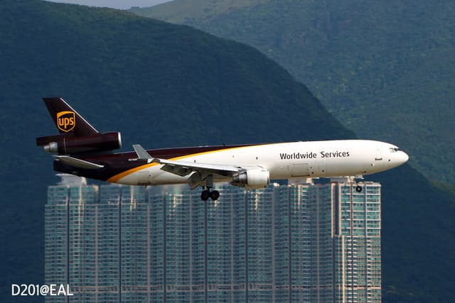 N270UP - Douglas