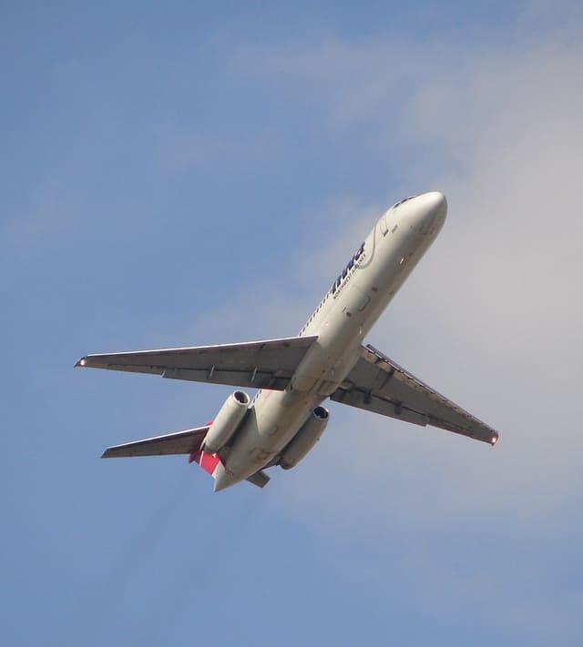 N926NW - Twin-engine aircraft