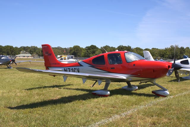 N71CV - Cirrus