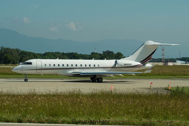 N142QS - Bombardier